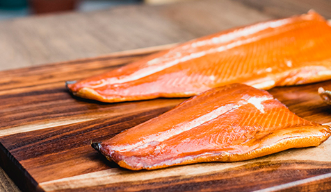 Salmón ahumado en caliente